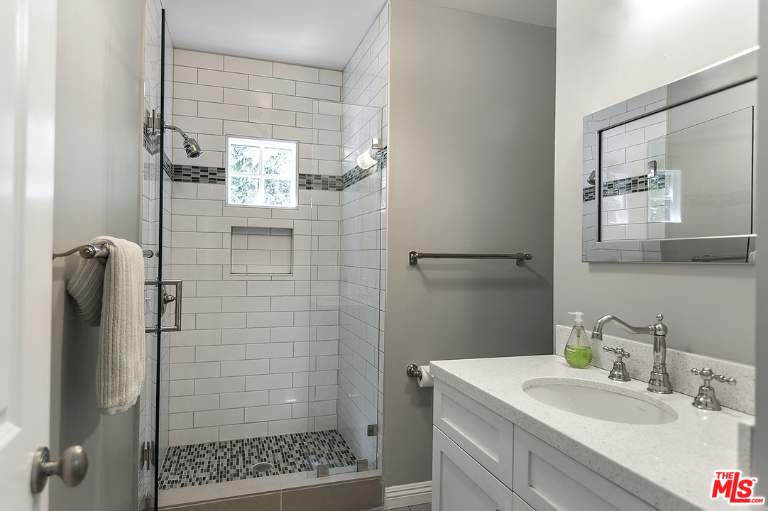 10561 Clarkson Road Los Angeles, CA 90064 - Photo 32 of 47 Gallery Image 32