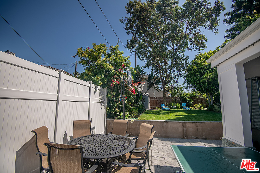 10561 Clarkson Road Los Angeles, CA 90064 - Photo 43 of 47 Gallery Image 43