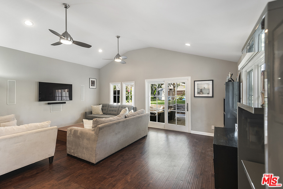 10561 Clarkson Road Los Angeles, CA 90064 - Photo 8 of 47 Gallery Image 8