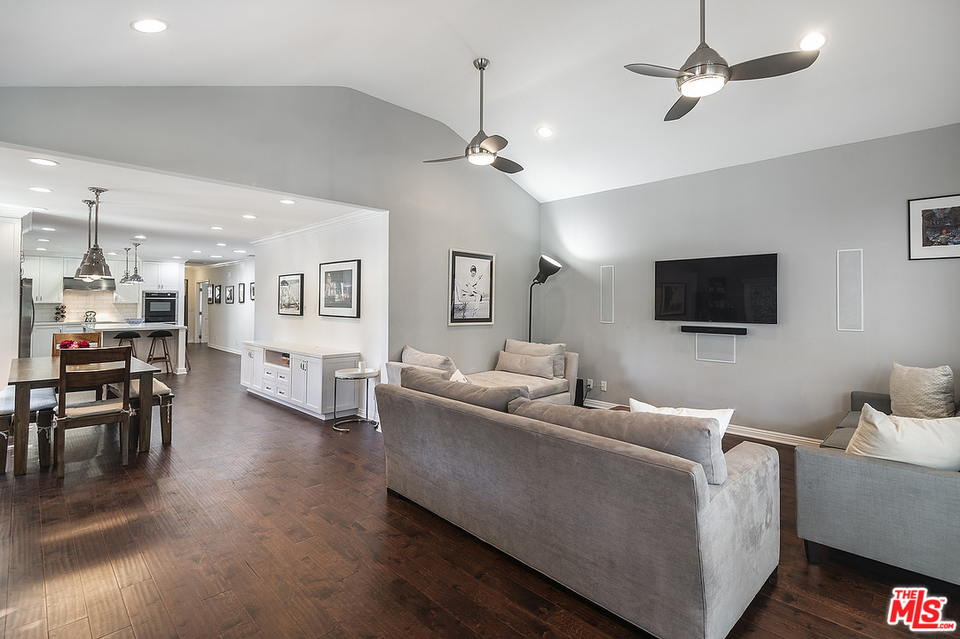10561 Clarkson Road Los Angeles, CA 90064 - Photo 9 of 47 Gallery Image 9