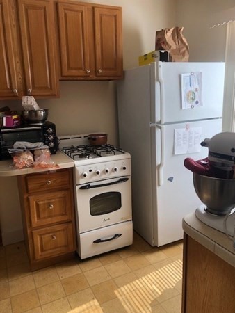 20 Loudon Street Worcester, MA 01610 - Photo 10 of 24