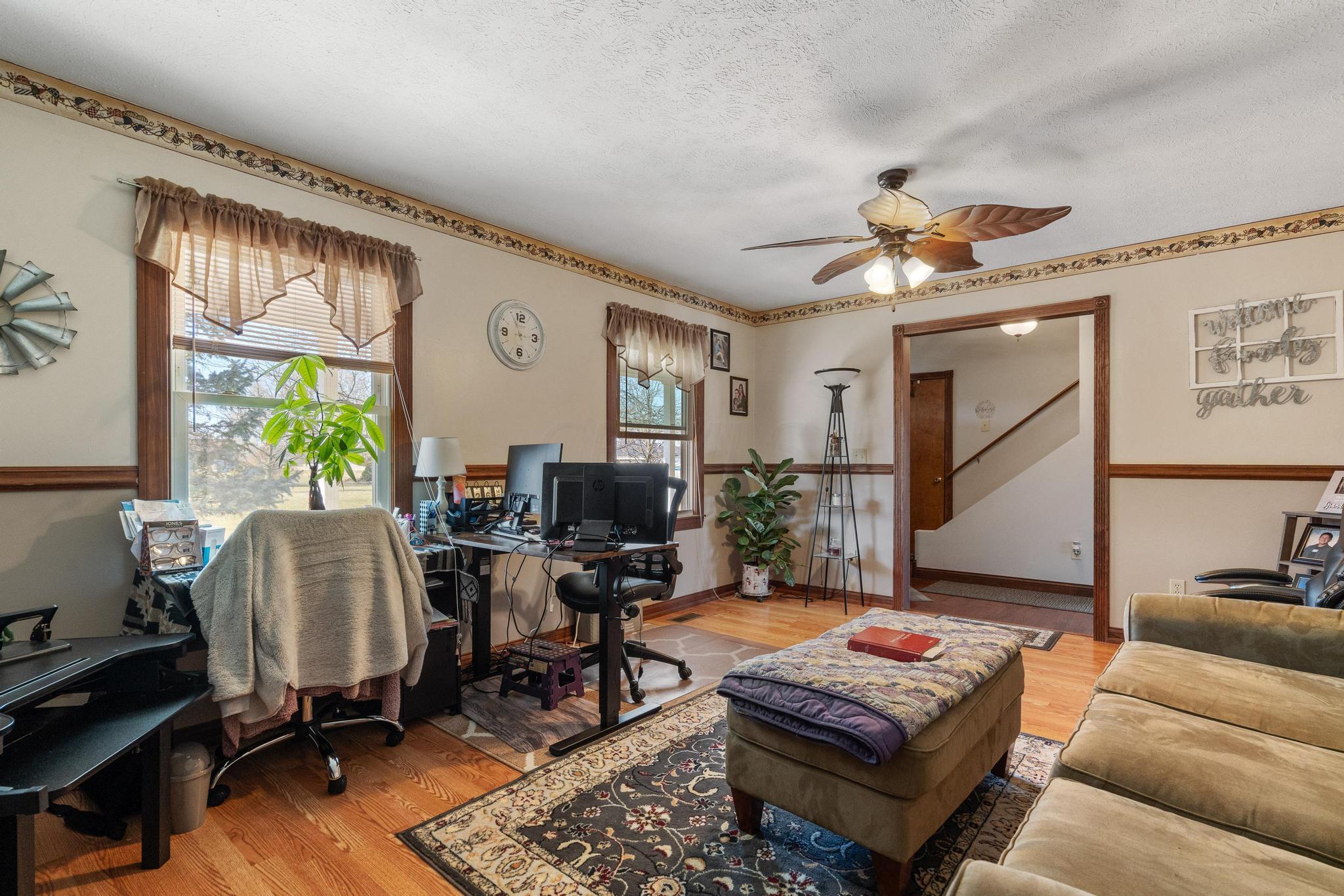 75 South State Rte 72 Sabina, OH 45169 - Photo 6 of 48 living room