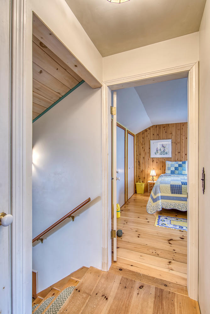 741 Paul Bunyan Road Corea, ME 04624 - Photo 22 of 29 2nd Floor Landing/Hall