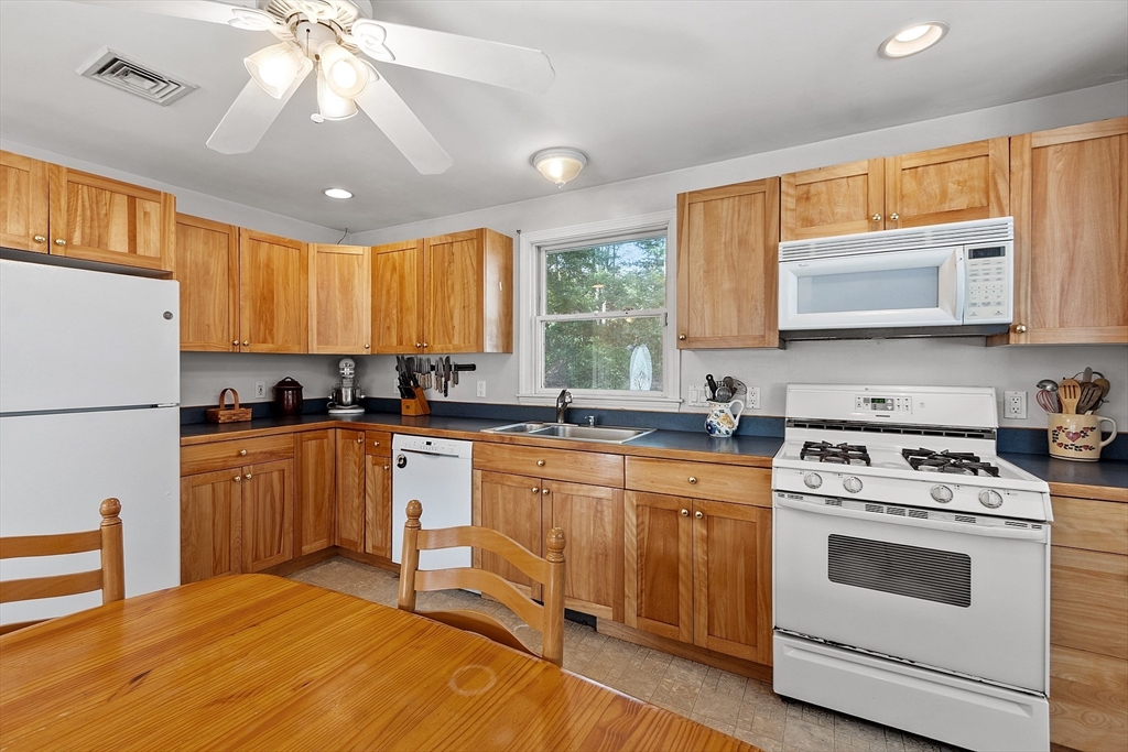 46 Lowell Road Pepperell, MA 01463 - Photo 13 of 35