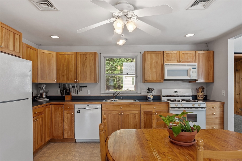 46 Lowell Road Pepperell, MA 01463 - Photo 14 of 35