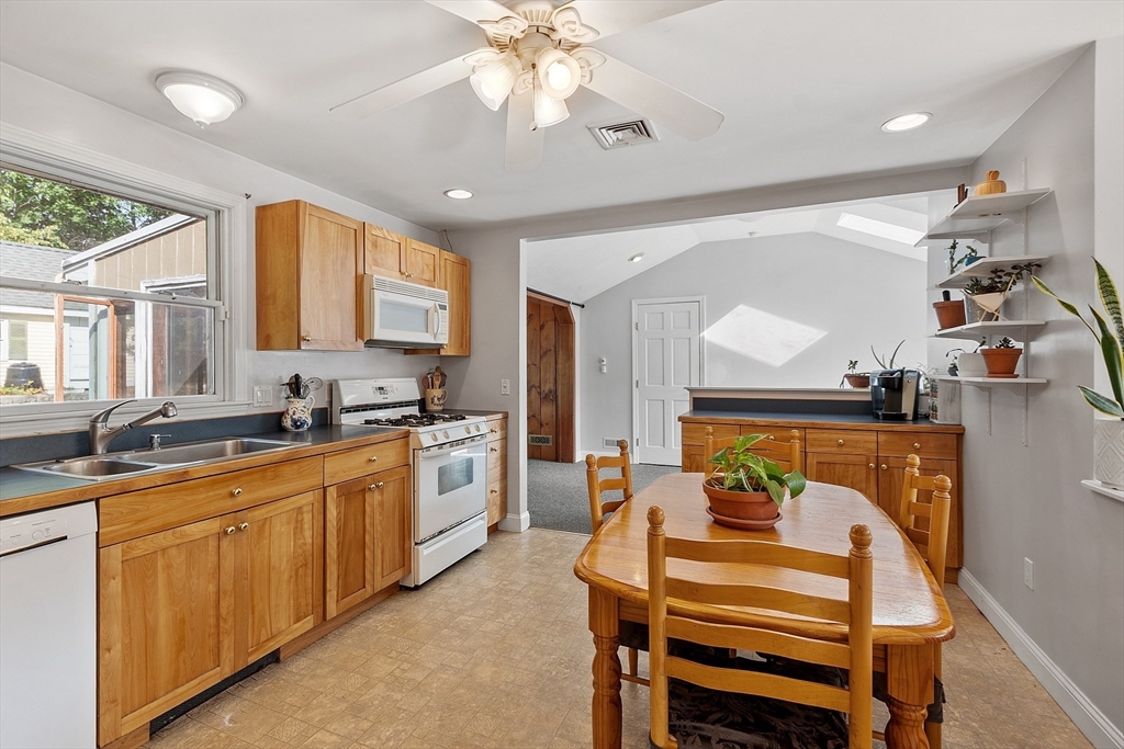 46 Lowell Road Pepperell, MA 01463 - Photo 18 of 35