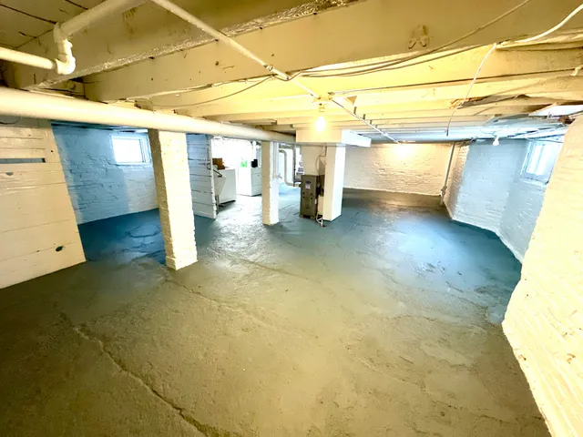 $179,900 | 913 69th Street, Kenosha, WI 53143