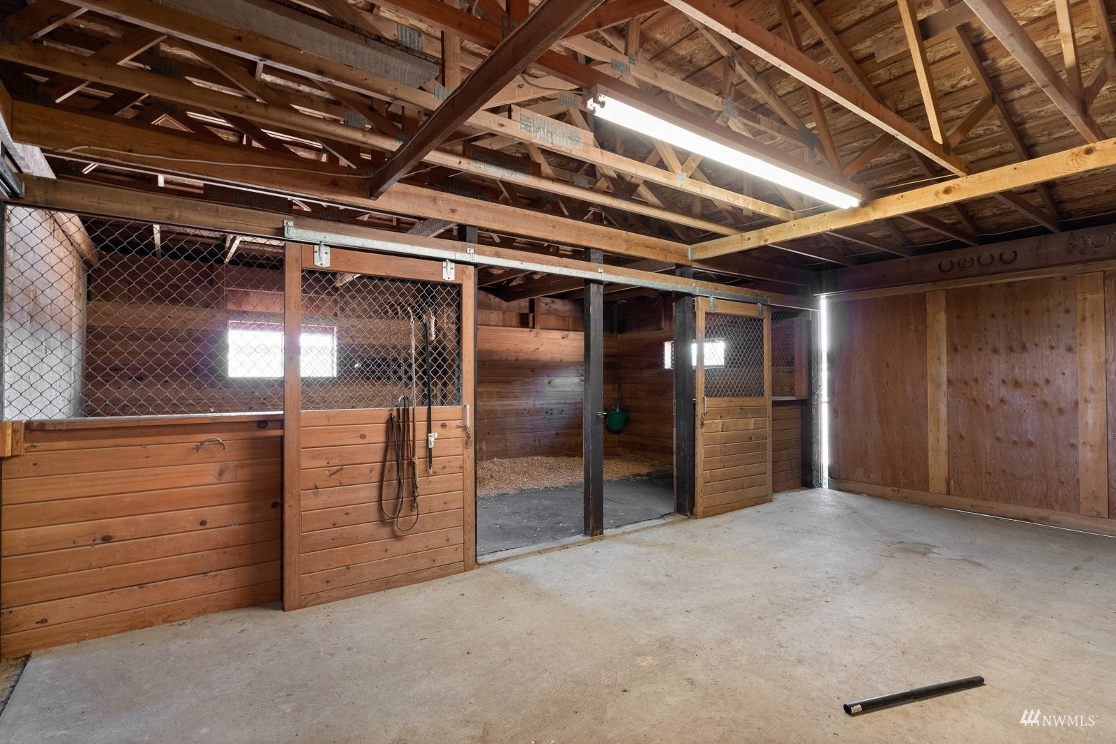 495 East Crescent Harbor Road Oak Harbor, WA 98277 - Photo 34 of 40 a view of an empty room with cabinet