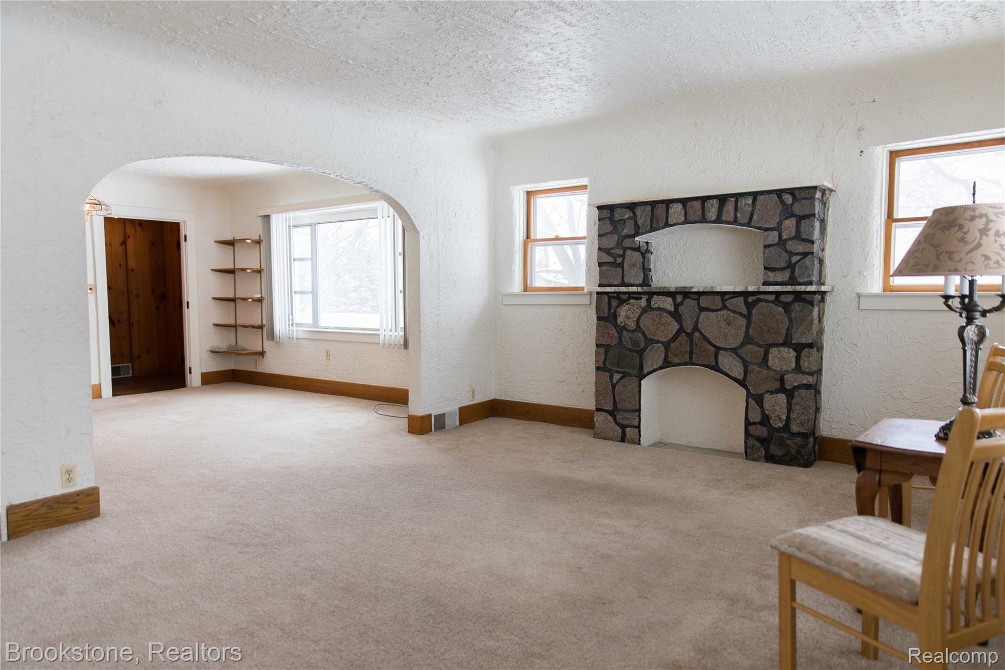 3905 Hazelton Avenue Rochester, MI 48307 - Photo 17 of 39 hazelton_nick-26.jpg