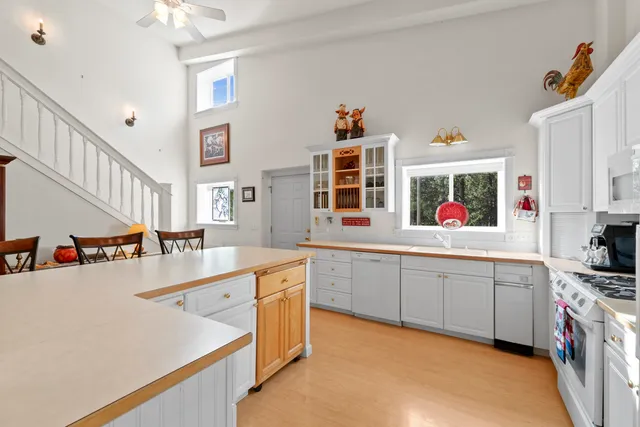 $1,450,000 | 10718 South Mica Vista Lane, Mica, WA 99023