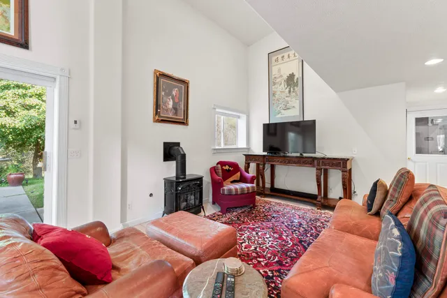 $1,450,000 | 10718 South Mica Vista Lane, Mica, WA 99023