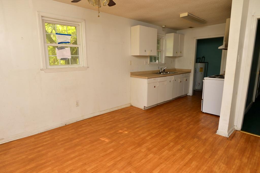 5852 Scott White Road Hollywood, SC 29449 - Photo 8 of 13 Dining