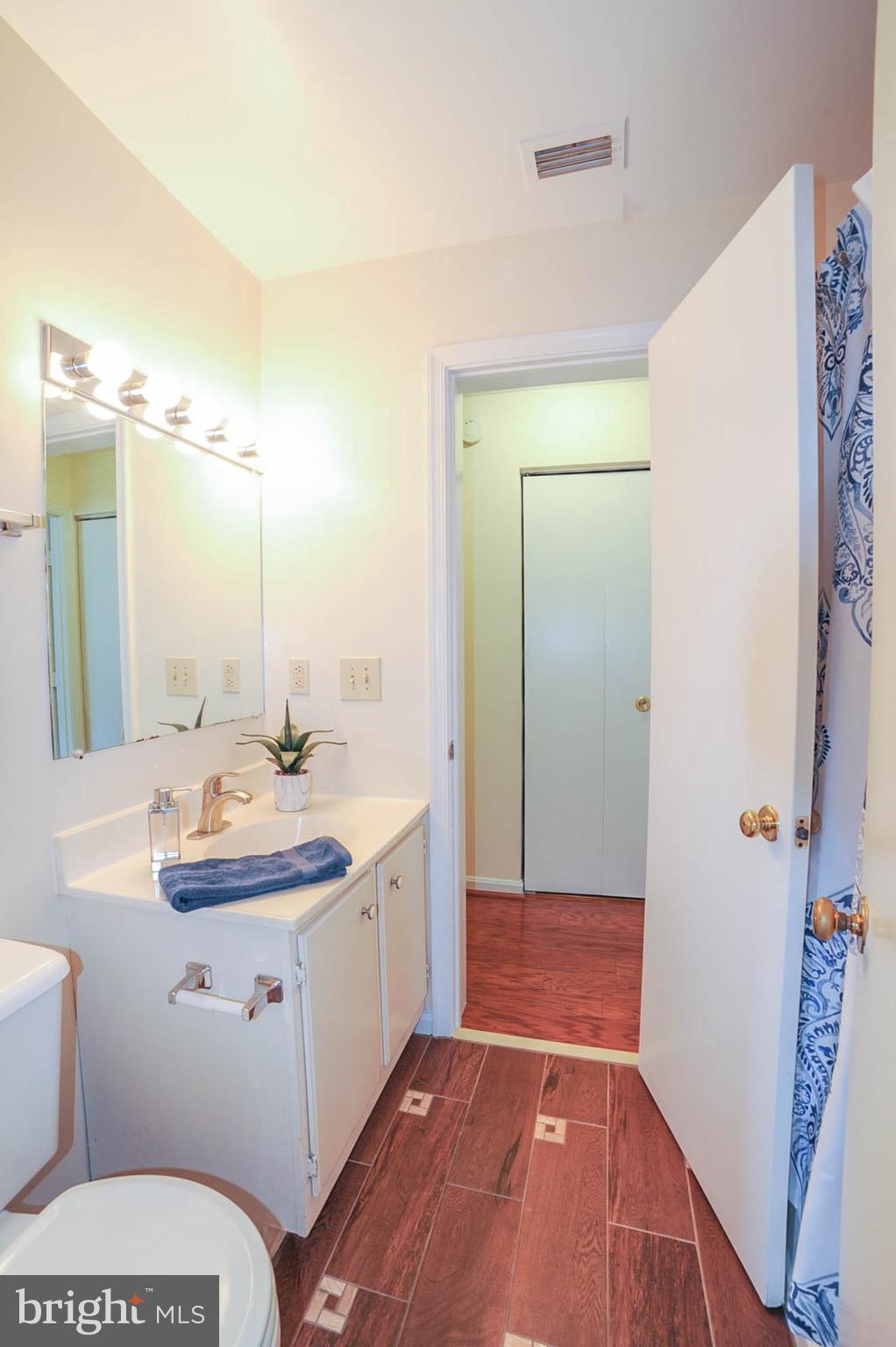 14901 Rydell Road, Unit 304 Centreville, VA 20121 - Photo 19 of 23 Bath