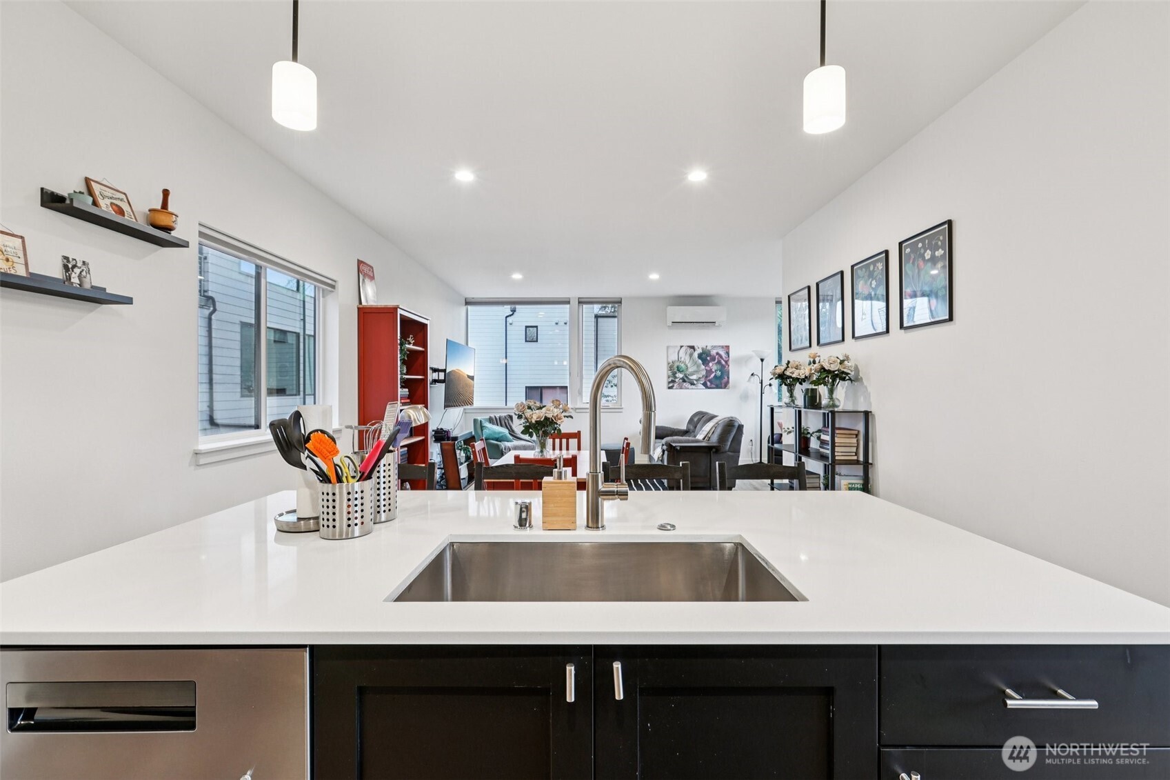 9302 Sturtevant Avenue South Seattle, WA 98118 - Photo 13 of 32