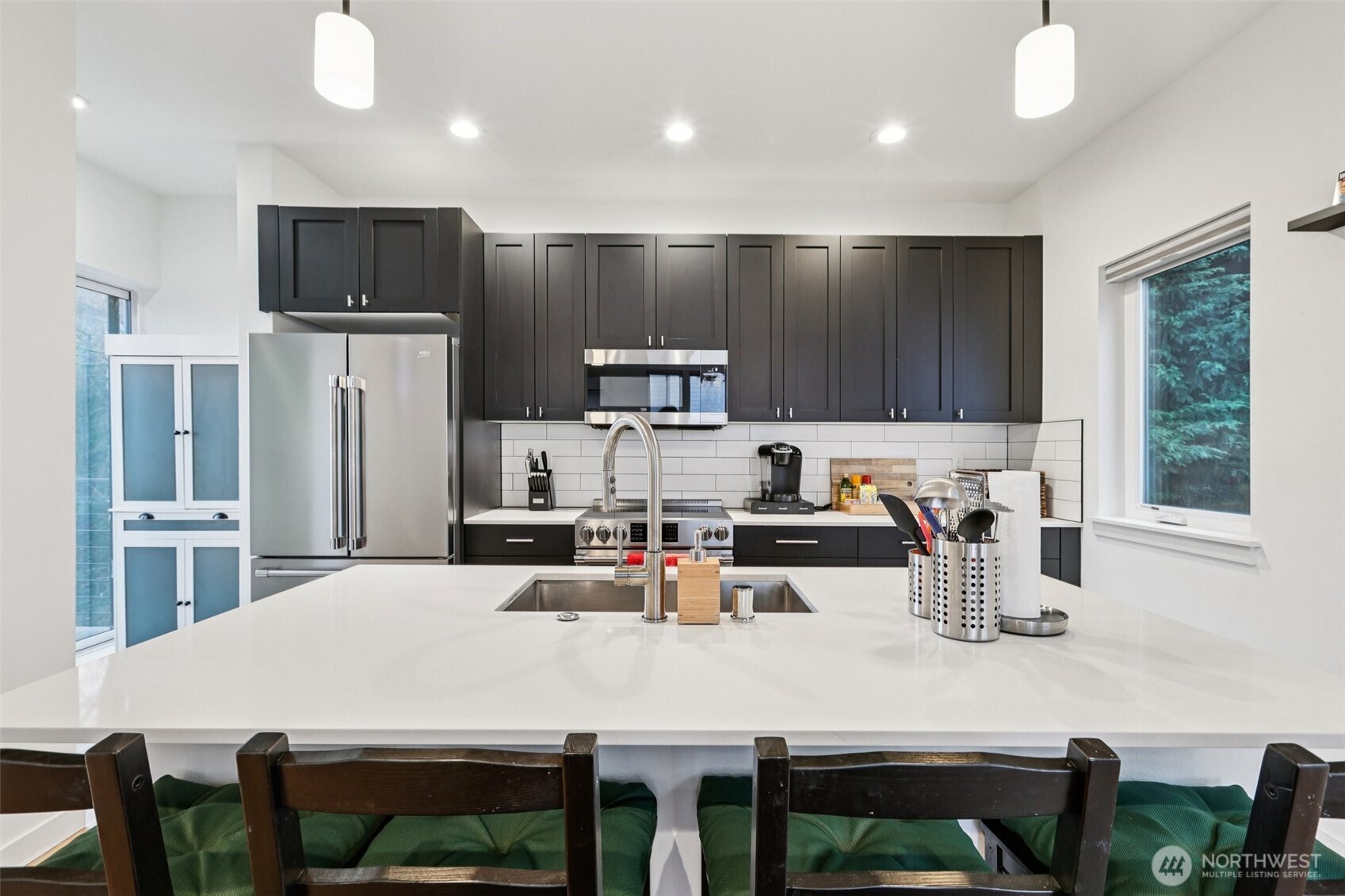 9302 Sturtevant Avenue South Seattle, WA 98118 - Photo 14 of 32