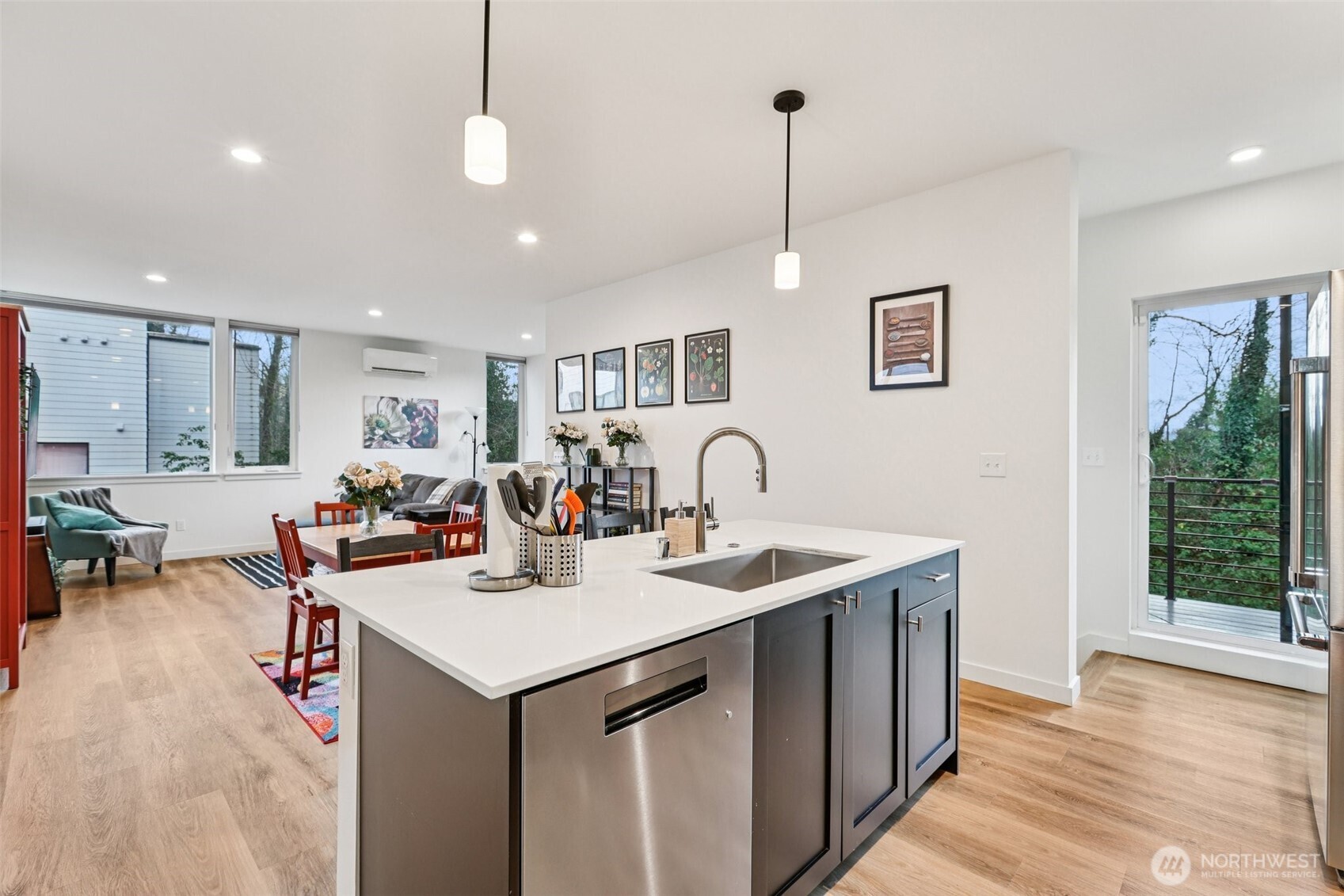 9302 Sturtevant Avenue South Seattle, WA 98118 - Photo 16 of 32