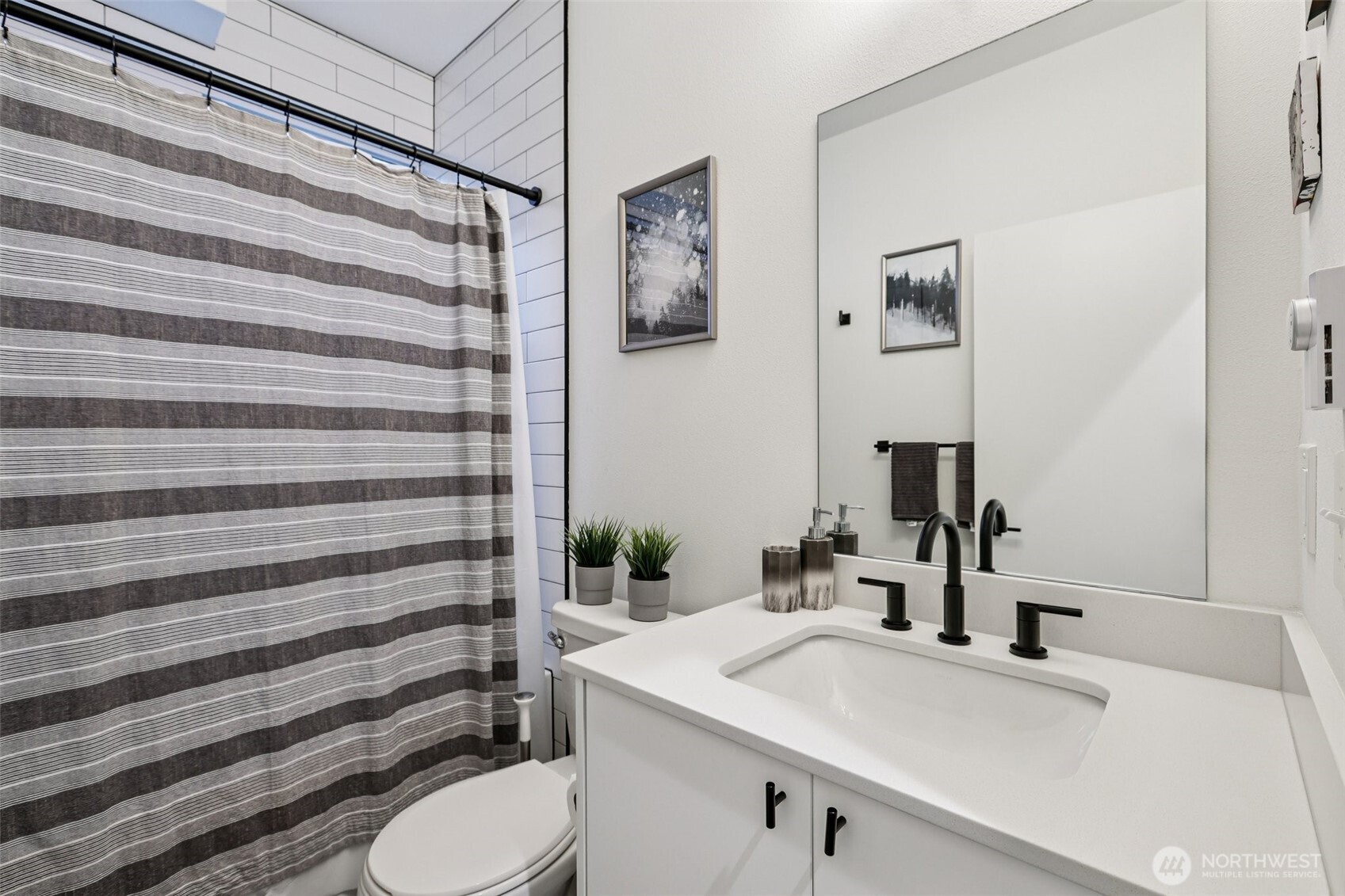 9302 Sturtevant Avenue South Seattle, WA 98118 - Photo 17 of 32