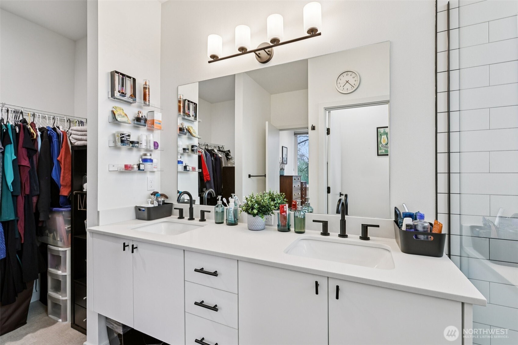 9302 Sturtevant Avenue South Seattle, WA 98118 - Photo 27 of 32