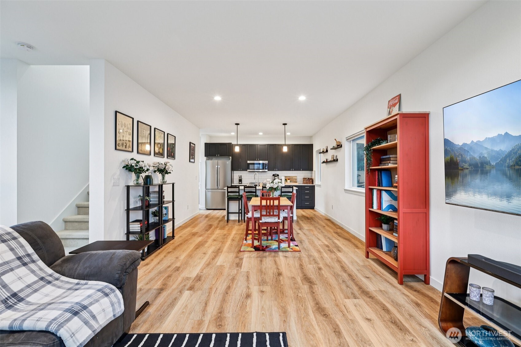 9302 Sturtevant Avenue South Seattle, WA 98118 - Photo 9 of 32