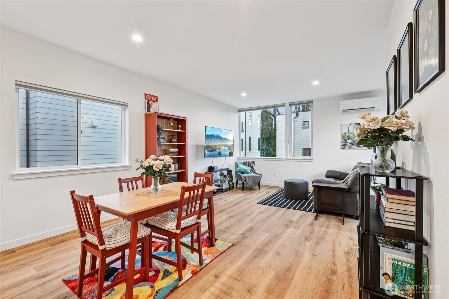 9302 Sturtevant Avenue South Seattle, WA 98118 - Photo 10 of 32