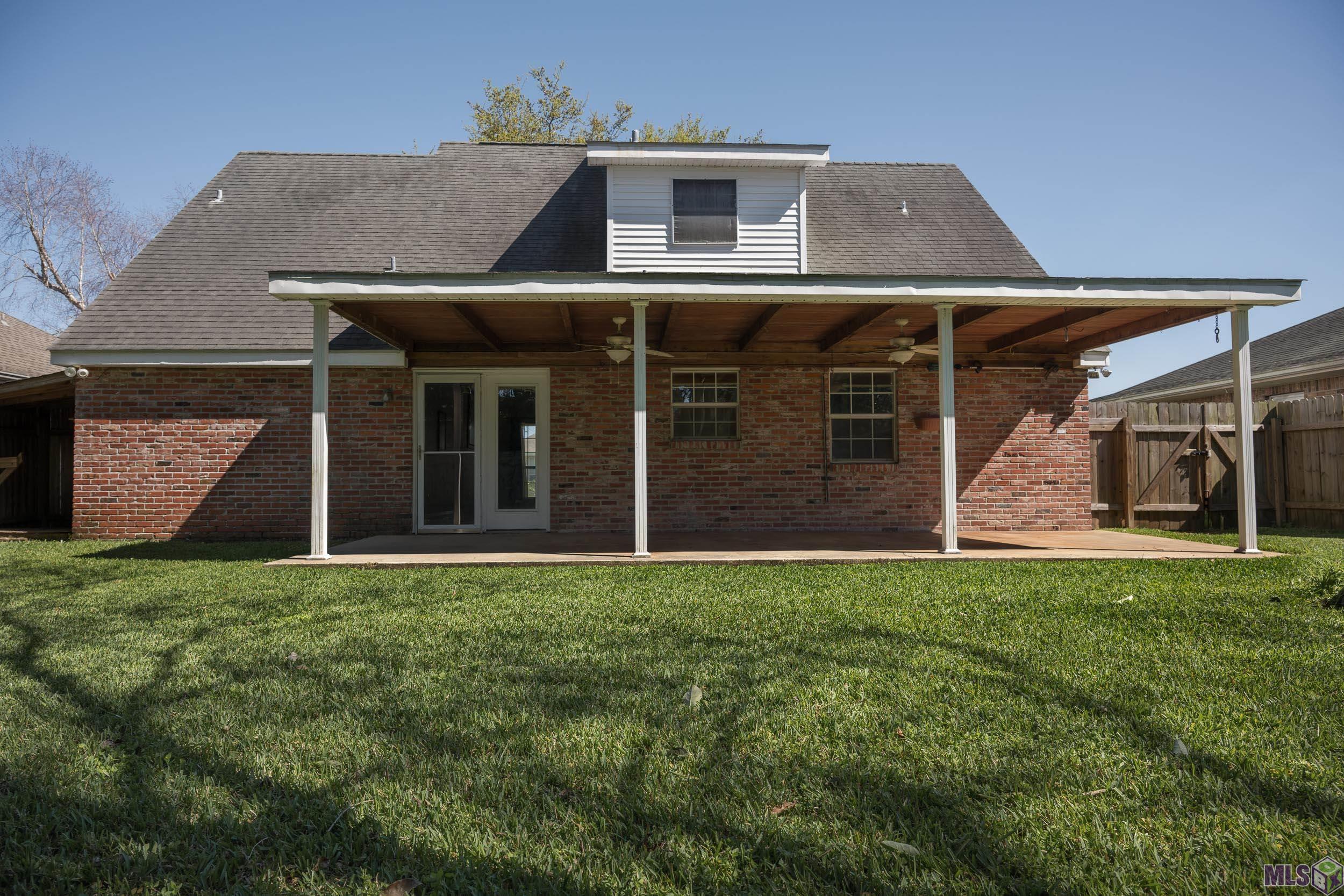 12 Cobblestone West Houma, LA 70360 - Photo 2 of 9