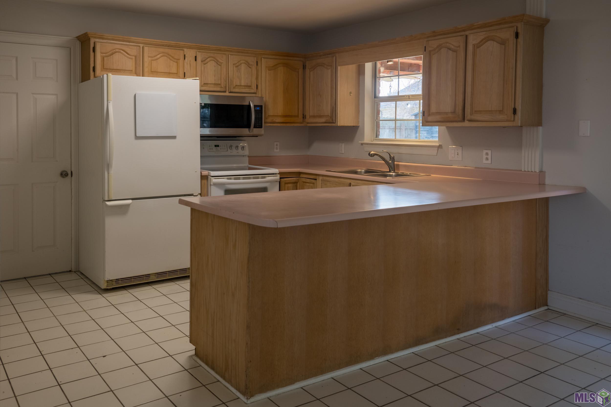 12 Cobblestone West Houma, LA 70360 - Photo 4 of 9