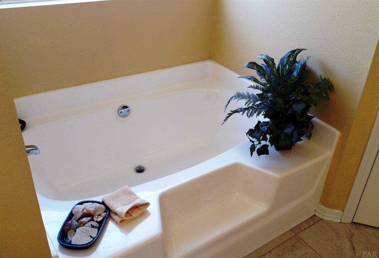 2423 Pine Forest Road Cantonment, FL 32533 - Photo 33 of 44 Soothe those tired muscles here!