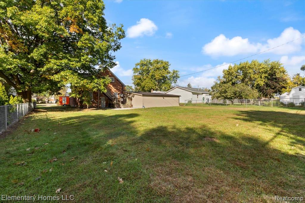 45866 Gable Inn Street Utica, MI 48317 - Photo 3 of 18