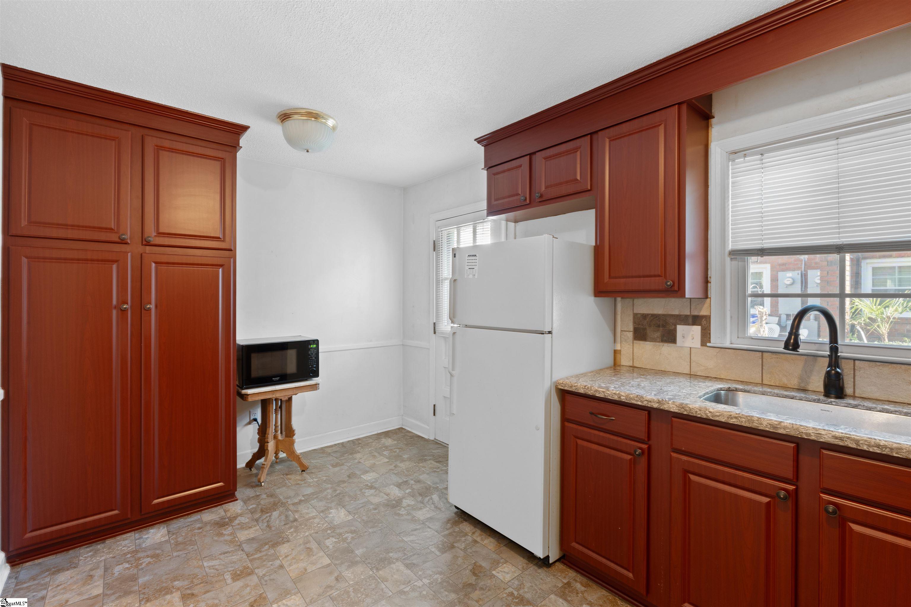 501 Edwards Road, Unit 13 Greenville, SC 29615 - Photo 6 of 15 Gallery Image 6