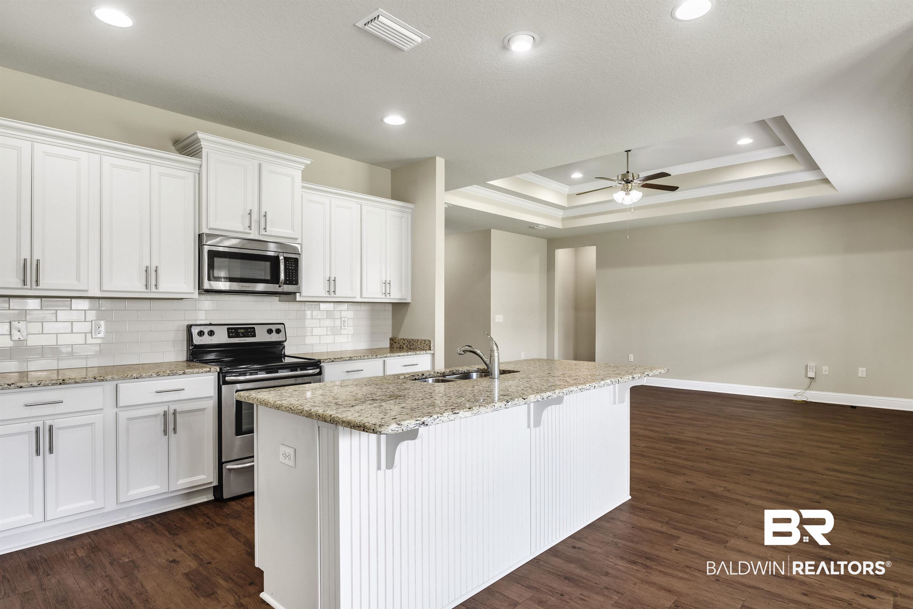 12163 Aurora Way Daphne, AL 36527 - Photo 19 of 46 Kitchen to Great Room