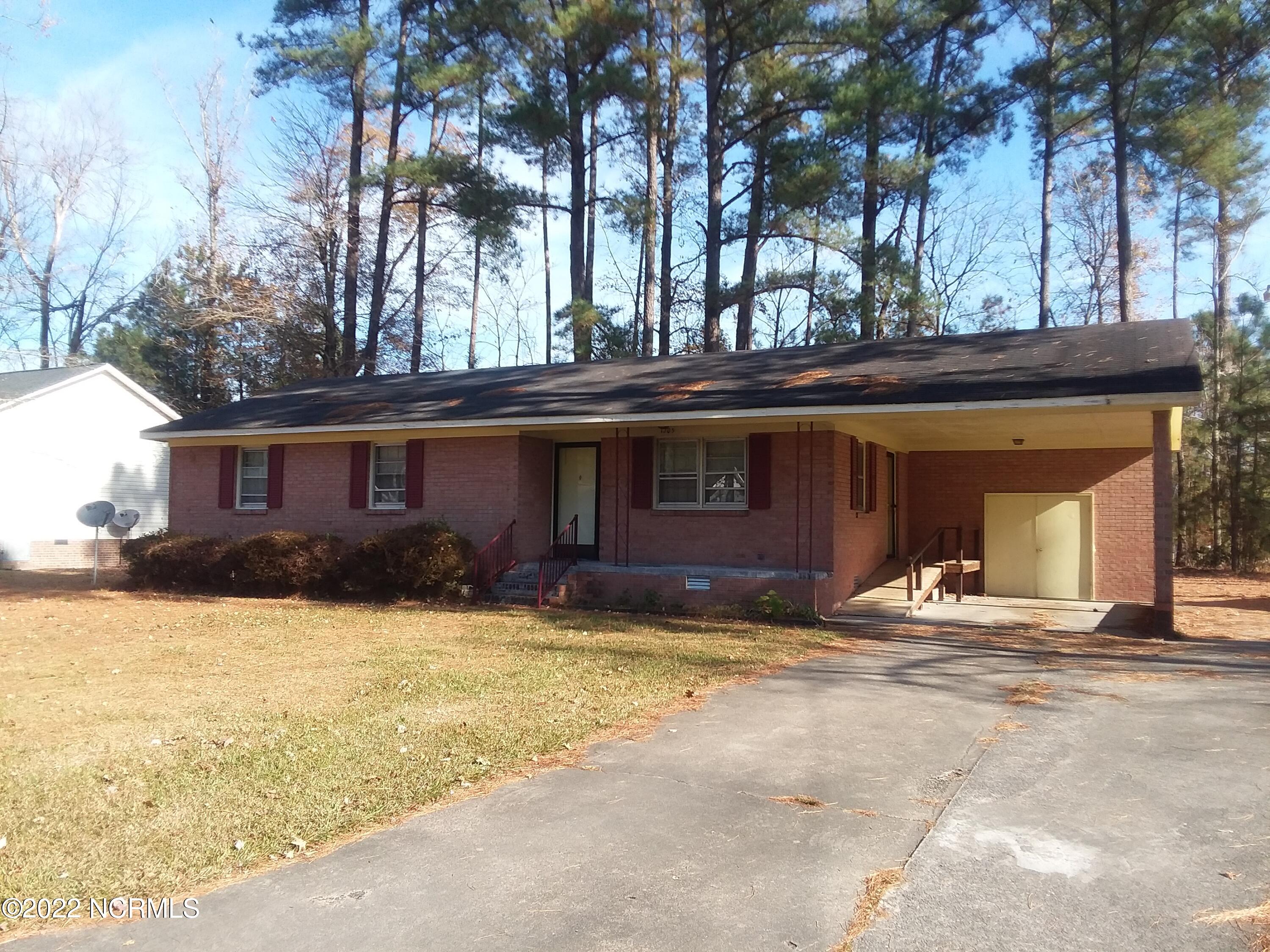 1205 Lockwood Road Kinston, NC 28501 - Photo 1 of 14 Front