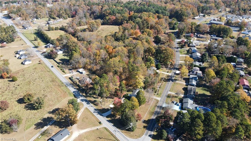 3412 Dillon Road Jamestown, NC 27282 - Photo 3 of 17