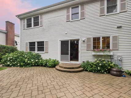 $899,000 | 3066 Knollwood Lane, Glenview, IL 60025