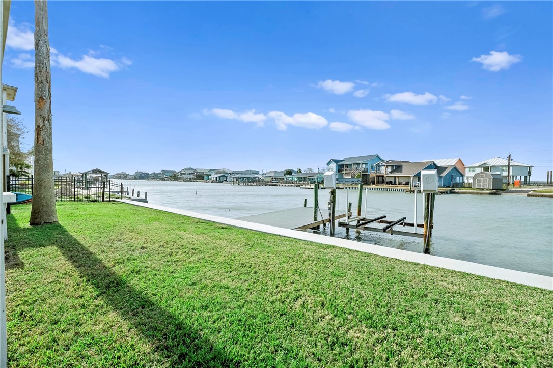 316 Copano Ridge Road Rockport, TX 78382 - Photo 7 of 37