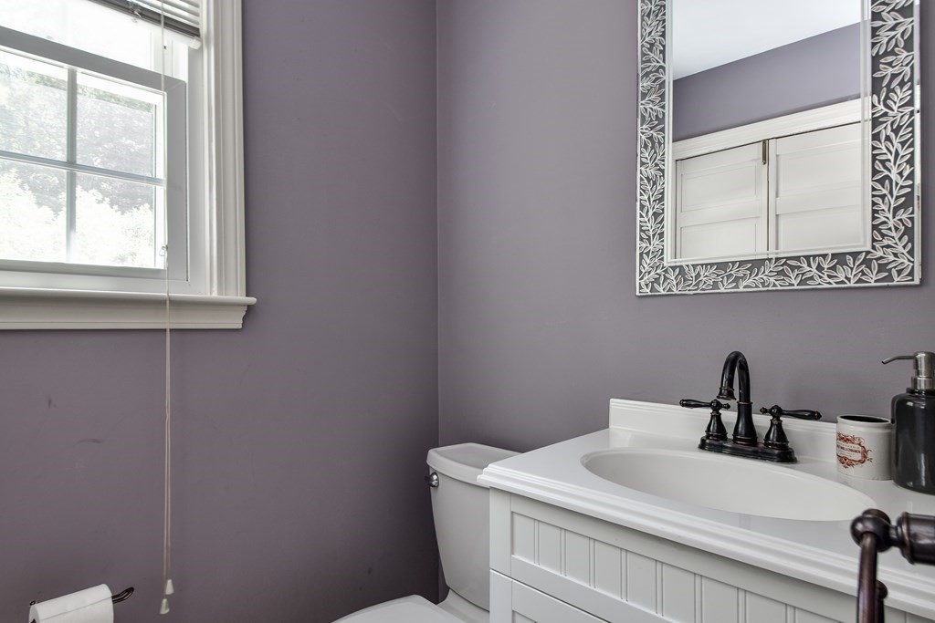 7 Elizabeth Road Hopkinton, MA 01748 - Photo 18 of 42 Gallery Image 18