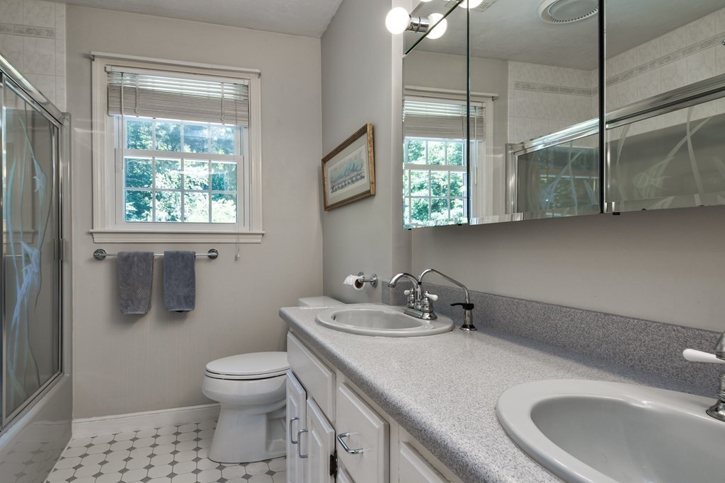 7 Elizabeth Road Hopkinton, MA 01748 - Photo 28 of 42 Gallery Image 28