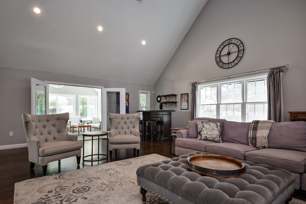 7 Elizabeth Road Hopkinton, MA 01748 - Photo 8 of 42 Gallery Image 8