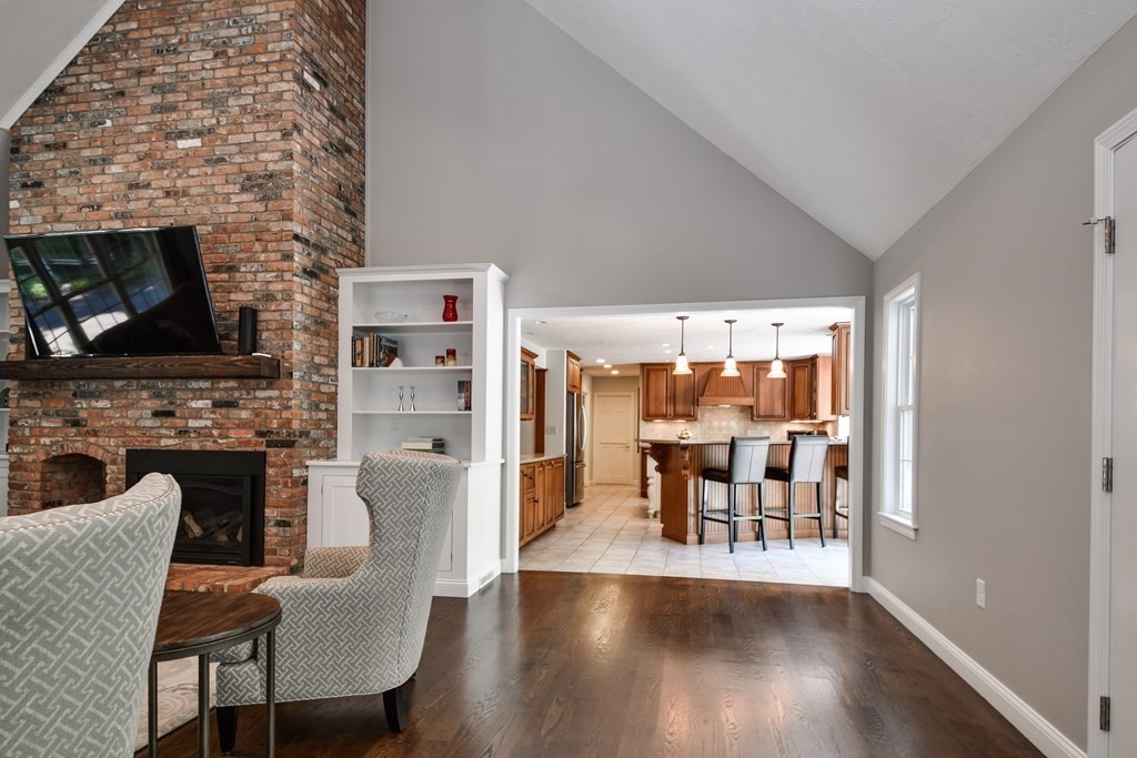 7 Elizabeth Road Hopkinton, MA 01748 - Photo 10 of 42 Gallery Image 10