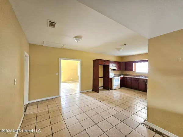 $1,200 | 6513 Martin Luther King Boulevard, Moss Point, MS 39563