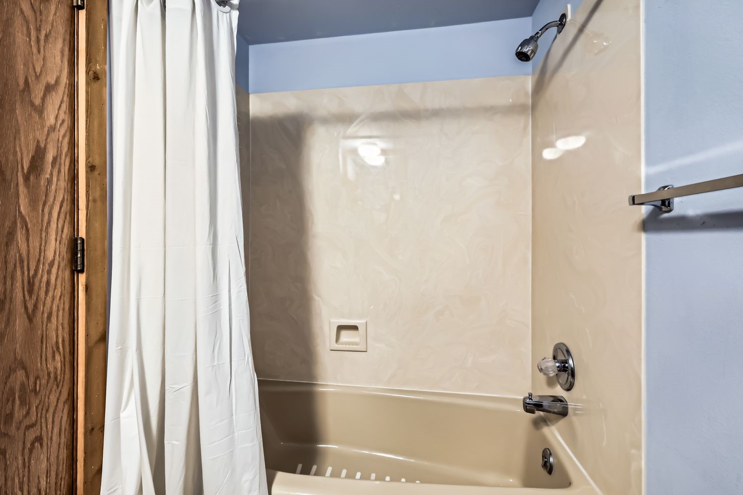 93 Fuller Placer Road, Unit F Breckenridge, CO 80424 - Photo 16 of 26 a bathroom with a bathtub