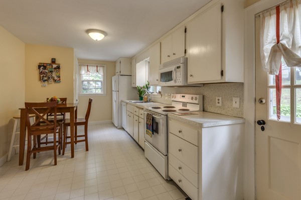 70 Gayland Road Needham, MA 02492 - Photo 13 of 30