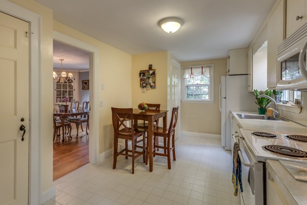 70 Gayland Road Needham, MA 02492 - Photo 14 of 30