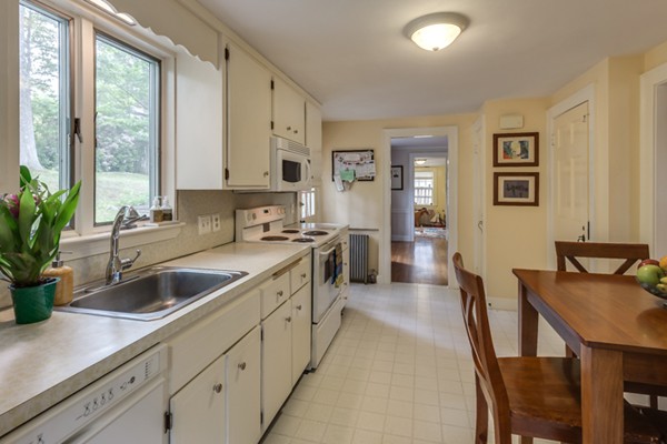70 Gayland Road Needham, MA 02492 - Photo 16 of 30