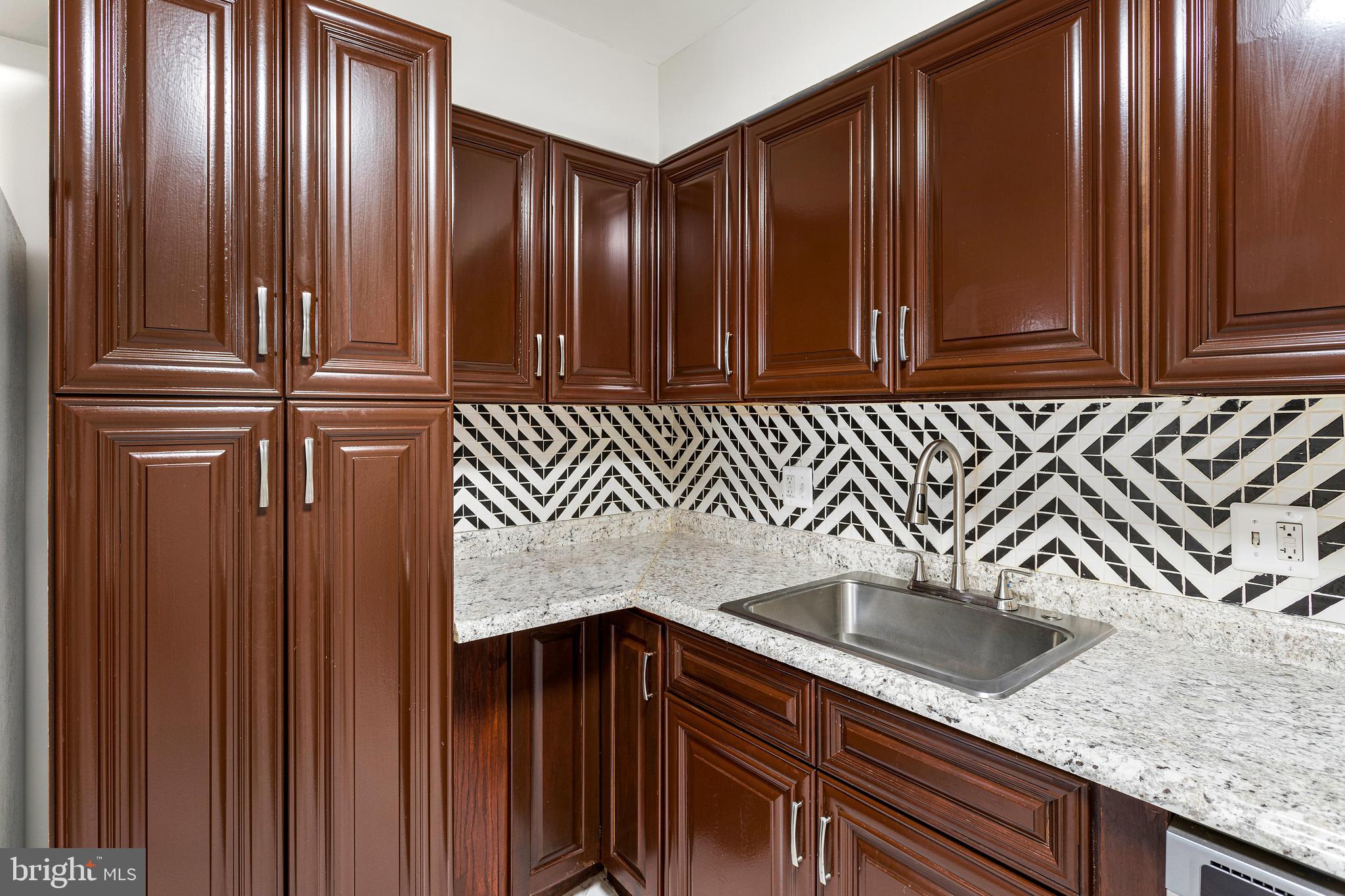 6155 Edsall Road, Unit B Alexandria, VA 22304 - Photo 17 of 39