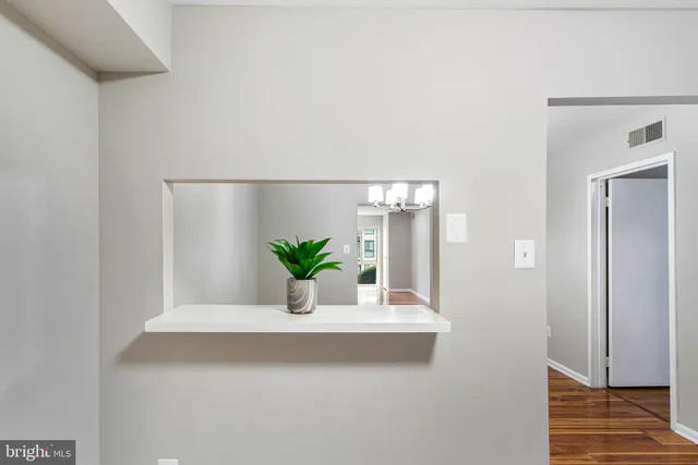 $2,250 | 6155 Edsall Road, Unit B, Alexandria, VA 22304