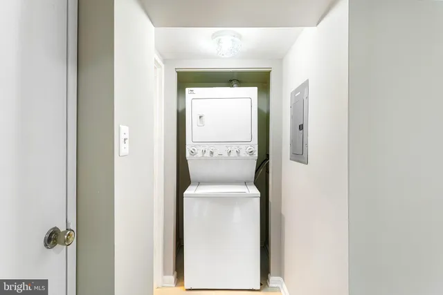 $2,250 | 6155 Edsall Road, Unit B, Alexandria, VA 22304