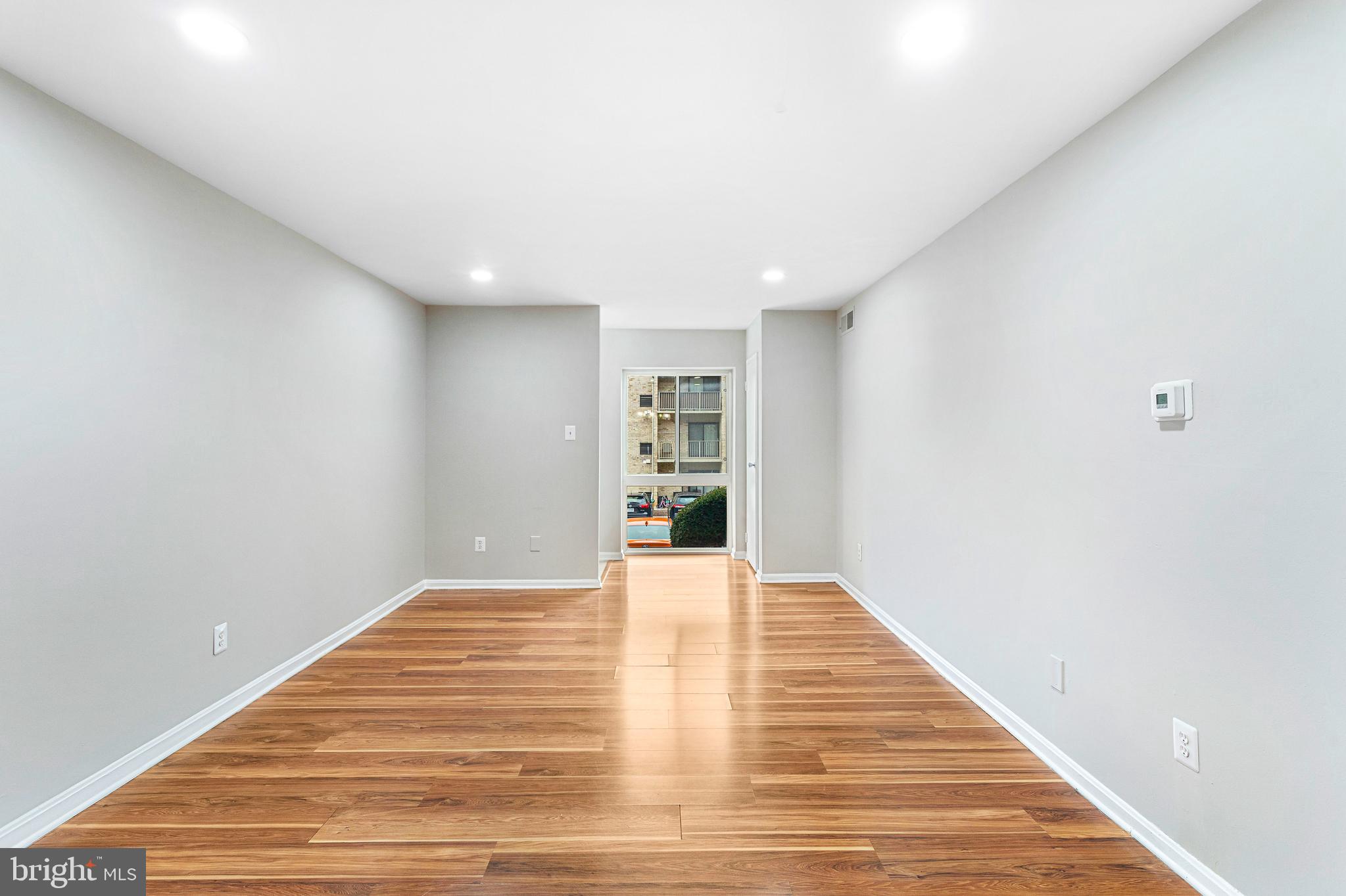 6155 Edsall Road, Unit B Alexandria, VA 22304 - Photo 33 of 39 Large Family Living Room