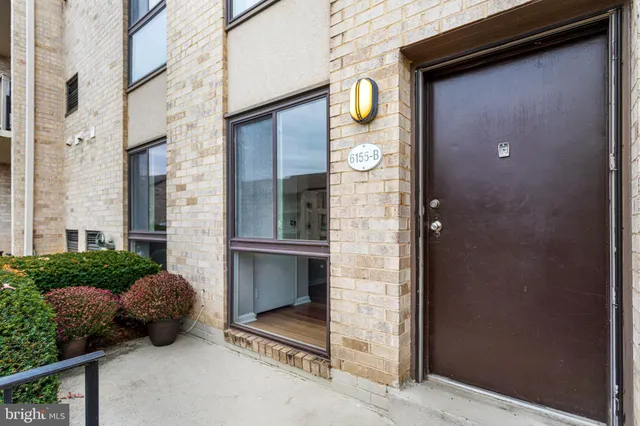 $2,250 | 6155 Edsall Road, Unit B, Alexandria, VA 22304
