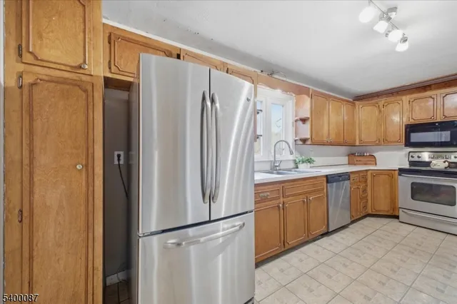 $439,000 | 97 Sky View Drive, Washington, NJ 07882