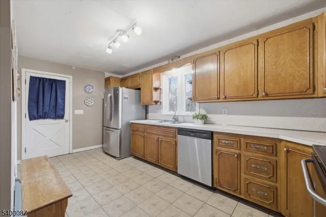 $439,000 | 97 Sky View Drive, Washington, NJ 07882